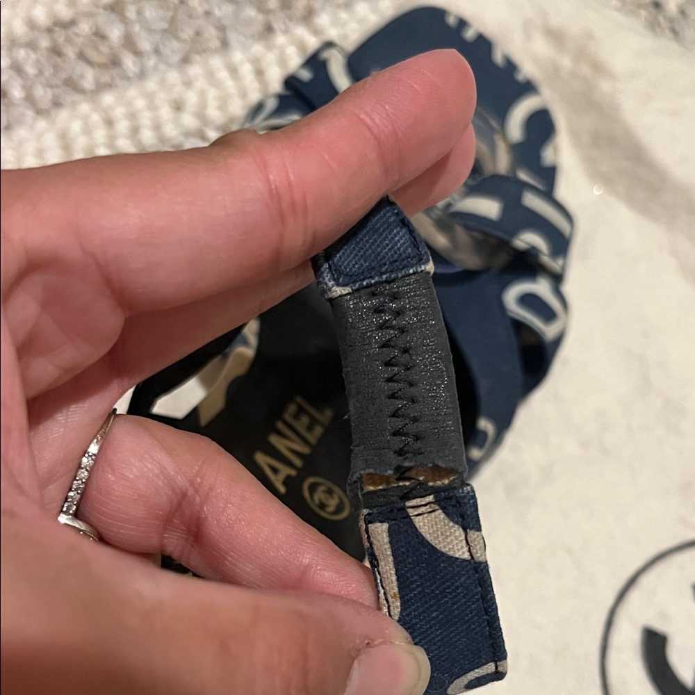 CHANEL Dark Blue and White Heels - Picture 9 of 13